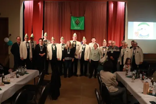 Gruppenbild-neue-Ordenstraeger