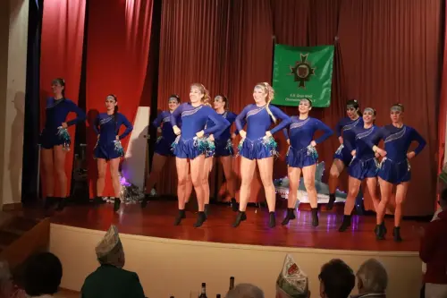 Rot-Weisse-Funken-im-Sprung