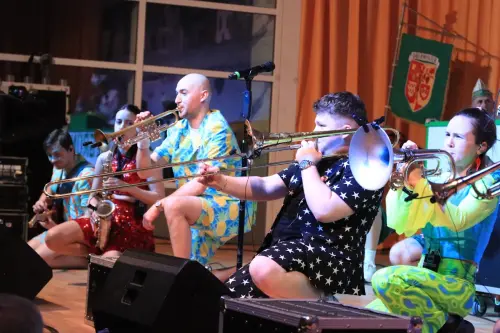 Druckluft-auf-knien-Bild2