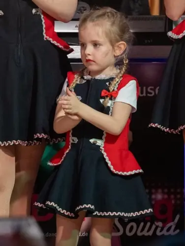 HGO-Minimariechen-beim-zusehen