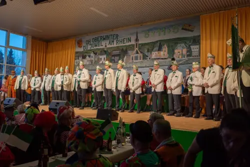 KG-auf-Buehne-nach-dem-Einmarsch