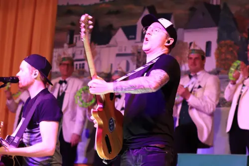 Milljoe-Gitarrist-gibt-gas