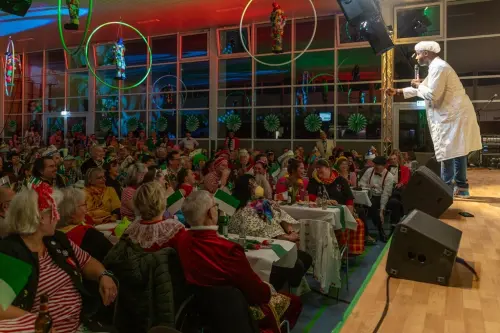 Motombo-mit-Publikum