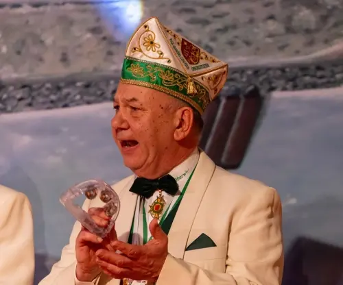 Mr-Otto-ausser-Rand-und-Band