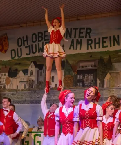 Rot-Weiss-Bechem-Hebefigur