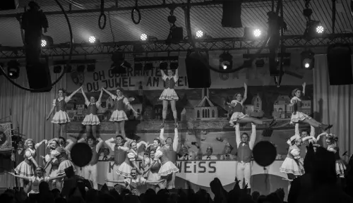 Rot-Weiss-Bechem-Schlussfigur