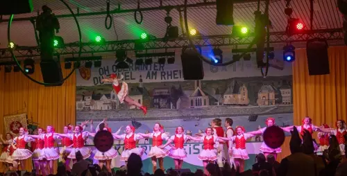 Rot-Weiss-Bechem-Wurf