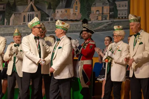 Thilo-und-Ralf-beim-Handschlag