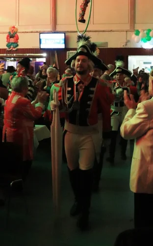 Gardist-beim-Einmarsch