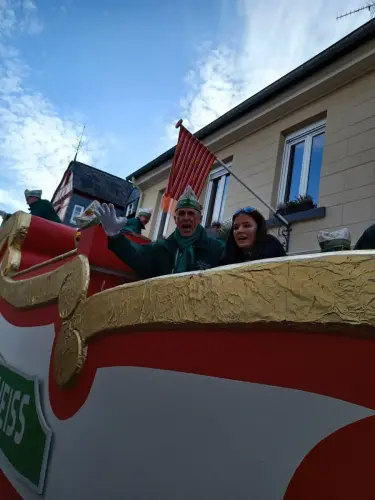 Familie-Susok-auf-dem-Wagen