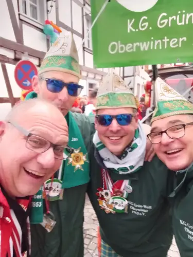 Jau-Frank-Bene-und-Andre-im-Rosenmontagszug