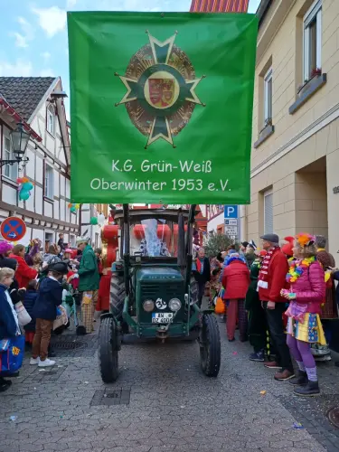 KG-Tracktor-im-Rosenmontagszug