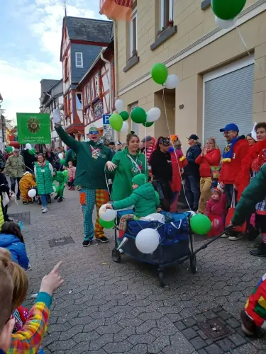 Michele-und-Bene-im-Rosenmontagszug