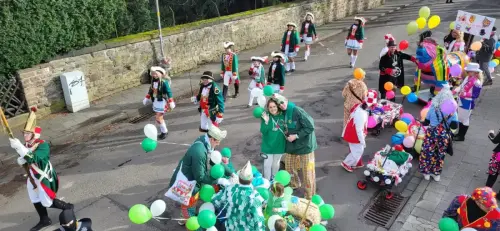 Michele-und-Jau-im-Rosenmontagszug